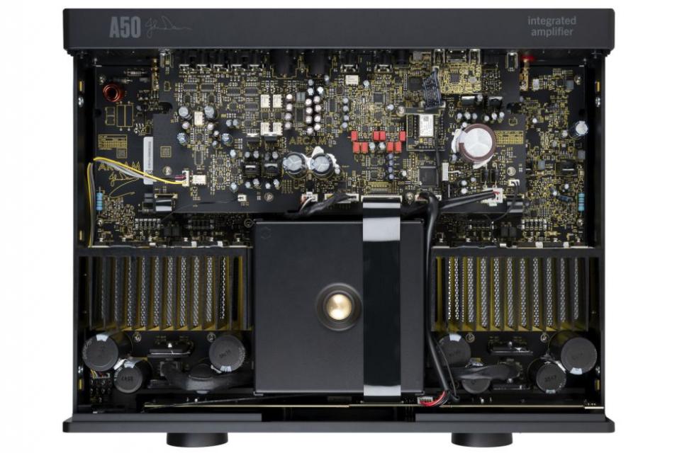 Arcam - A50 Signature - Amplificateur intégré double mono de classe G - 2 x 150W Arcam - A50 Signature - Amplificateur intégré double mono de classe G - 2 x 150W