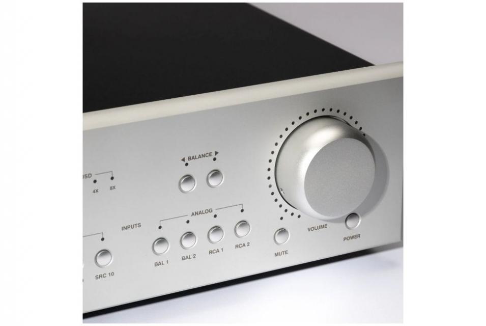 Bryston - BR20 - Préamplificateur stéréo, Streamer, Dac + Ampli casque Bryston - BR20 - Préamplificateur stéréo, Streamer, Dac + Ampli casque