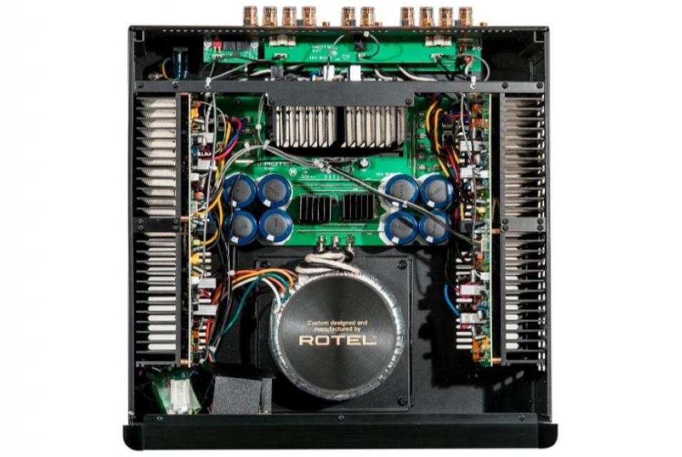 Rotel - RMB-1555 Amplificateur de puissance 5 Canaux