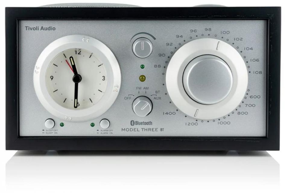 Radio réveil Tivoli - Model Three BT- Radio FM / BT / Aux
