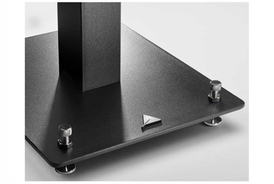 Triangle - S01 - Pieds de sol